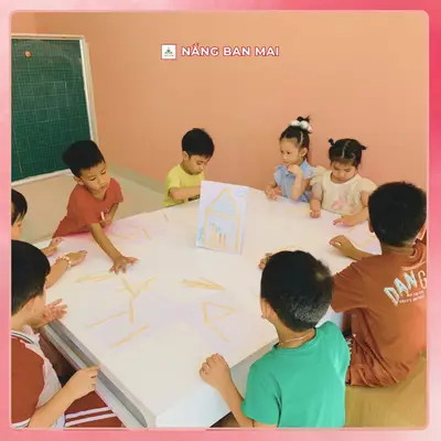 CẢ NHÀ THƯƠNG NHAU TRONG BỨC TRANH CỦA BÉ – ảnh 2