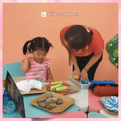 CHẠM LÀ BIẾT! BÉ HỌC PHÂN BIỆT VẬT CỨNG VÀ VẬT MỀM – ảnh 5