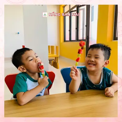 BÉ YÊU KHÉO TAY, XIÊN QUE TRÁI CÂY ĐẦY MÀU SẮC – ảnh 2