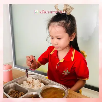 CHẾ ĐỘ DINH DƯỠNG HỢP LÝ - NỀN TẢNG CHO BÉ PHÁT TRIỂN TOÀN DIỆN TẠI NẮNG BAN MAI – ảnh 2