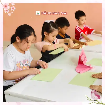 KHÉO TAY HAY LÀM, QUẠT XINH XUA TAN NẮNG VÀNG – ảnh 5